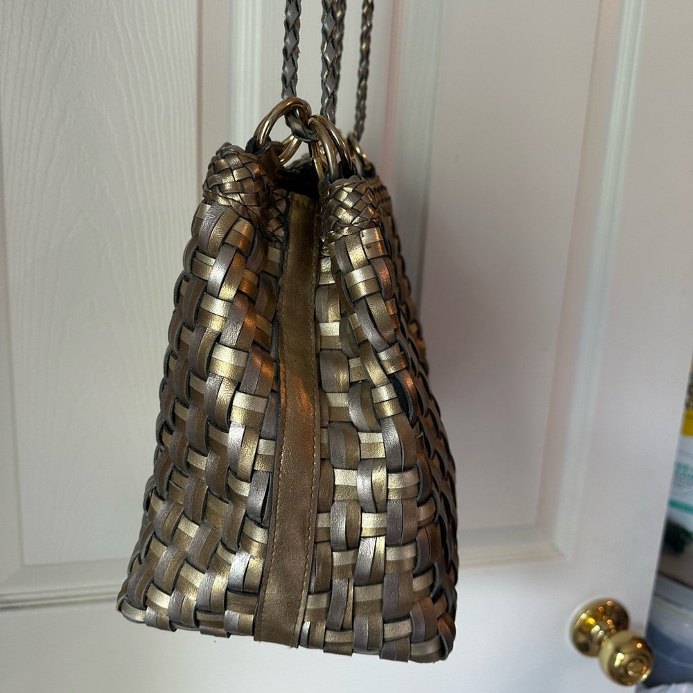 Warren Reed Metallic Bucket Bag - Picture 8 of 9